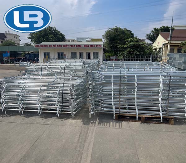 Galvanized pig pen frame